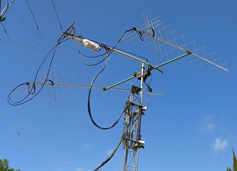 KG6NK 4 x 22el LFA Yagi X-pol system